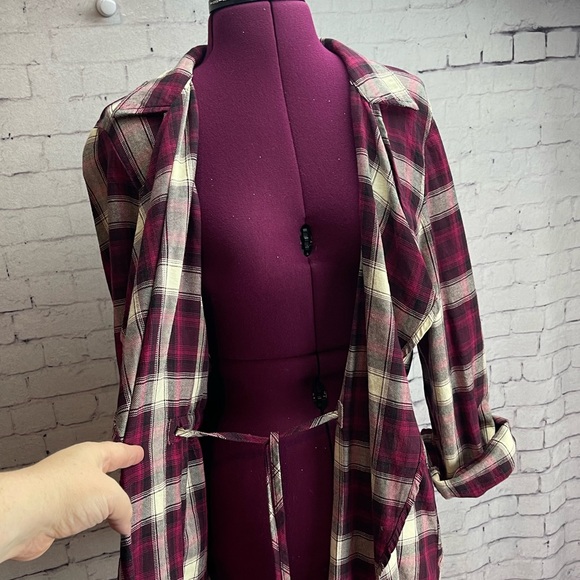 Wild blue Sadie Robertson size medium plaid shirt jacket - Picture 2 of 7